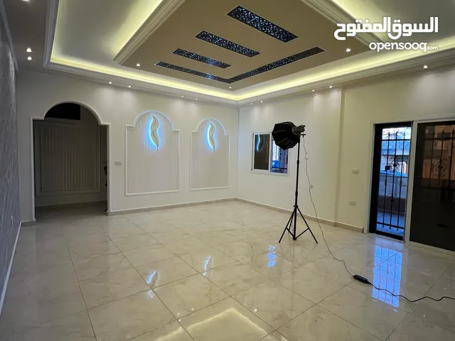 165 m2 3 Bedrooms Apartments for Sale in Nabatieh Deir Al-Zahrani