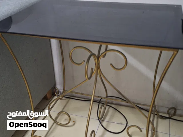 طاولة جانبيه زجاجية