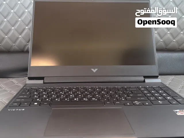لابتوب HP Victus Gaming ومروحة تبريد خارجية