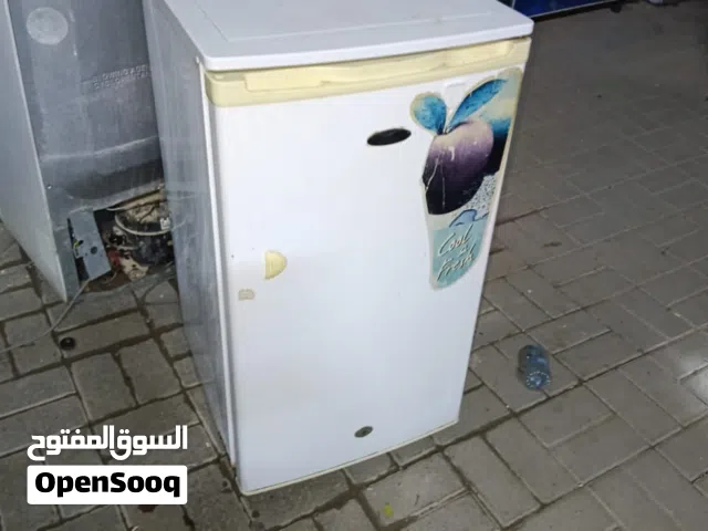 ثلاجة غرفة بقمة النظافه وممتازه جدا بدون اعطال وقابل للتفاوض