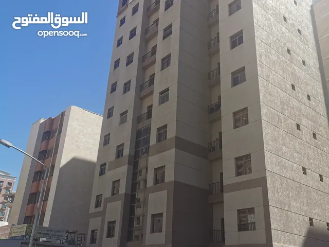 مطلوب شخصين غير مدخنين للمشاركه في سكن في السالميه ميدان حولي قطعة 11