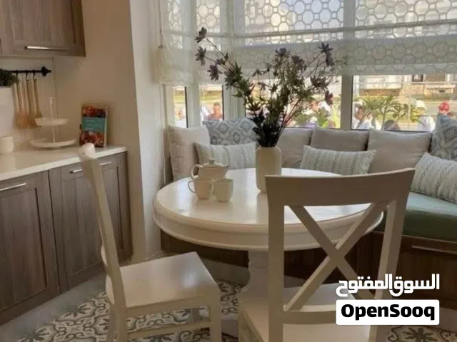 شقة ارضي بجاردن متشطبة الترا سوبر لوكس جاهزة علي المفتاح مطلوب مليون و 200 الف كاش فقط لا غير