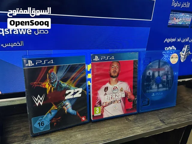 سيديات بلايستيشن 4 بحالة ممتازة بسعر مناسب fifa 20 و wwe 2k22 و thedivisione 2