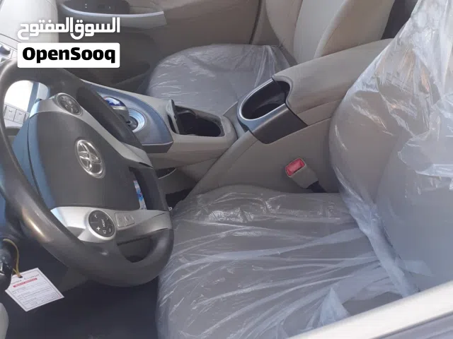 2013 تويوتا بريوس Prius