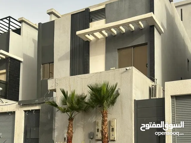 250 m2 2 Bedrooms Apartments for Rent in Al Riyadh Al Arid