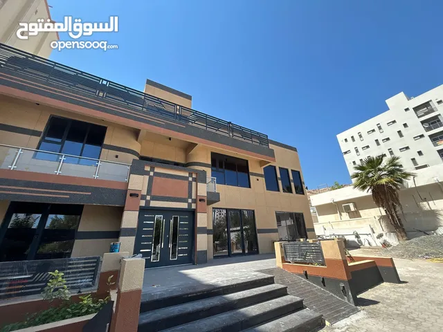بناية سكني تجاري للإجار في موقع مميز في روئ - commercial property Ruwi Near MCSY ministry