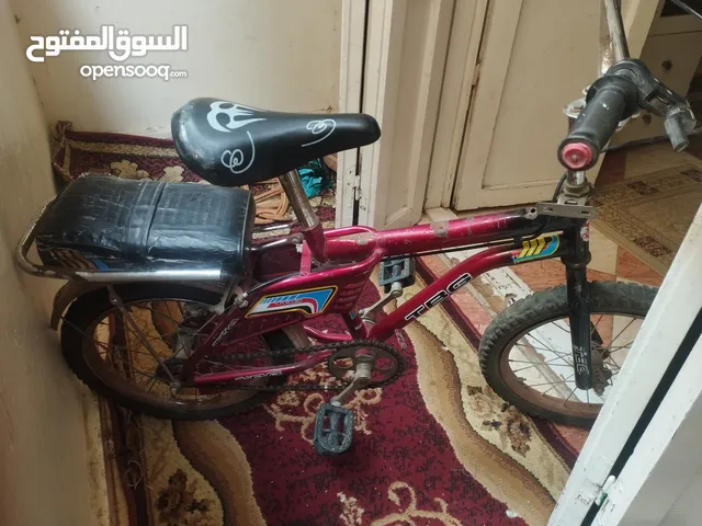 دراجه هوائيه بسعر 800 جنيه لسن سبع سنوات فأكثر والسعر قابل للتفاوض