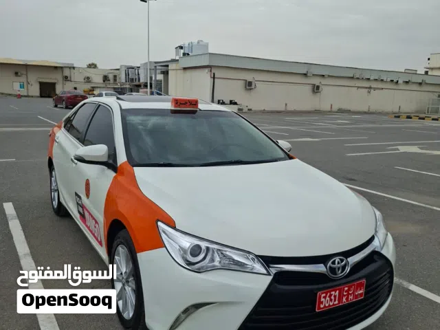 كامري 2016 GL خليجي بدون حوادث مع أنوار نهارية وحساسات أمامية وخلفية
