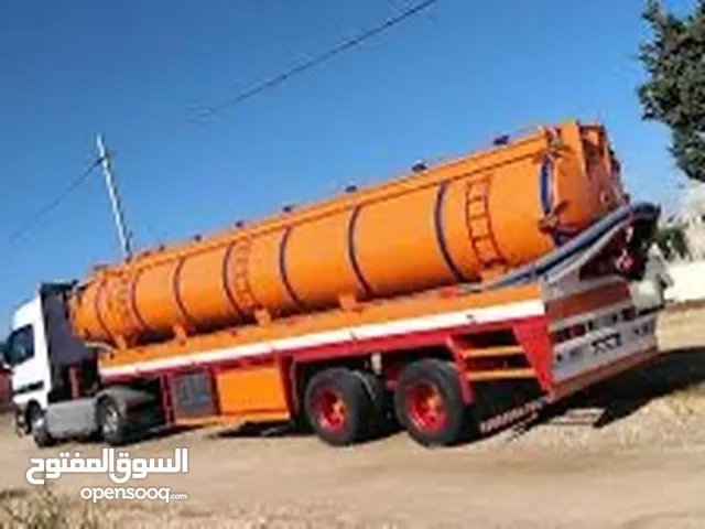 Tractor Unit Mercedes Benz 2006 in Amman