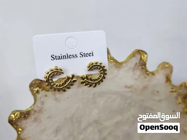 سنسال ذهب ايطالي   اصلي اللون ما بروح مع كفاله السعر خمس دنانير