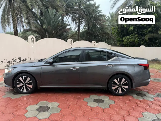 2022 نيسان التيما SV