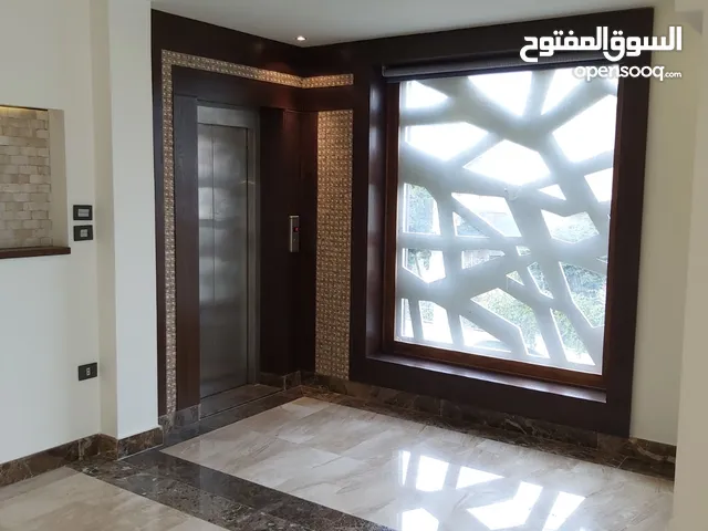 334m2 4 Bedrooms Apartments for Sale in Amman Abdoun