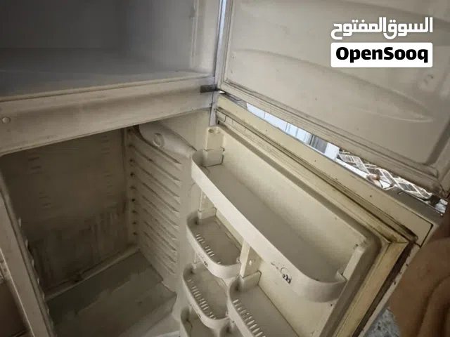 ثلاجة للبيع