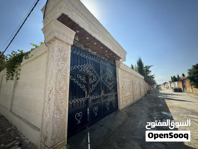 130 m2 3 Bedrooms Villa for Sale in Rif Dimashq Al-Malihah