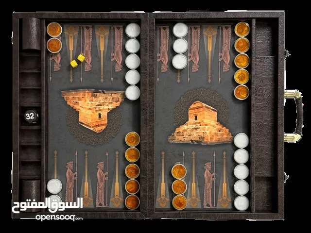 Cyrus mezarı tasarımına sahip modern tavla tahtası