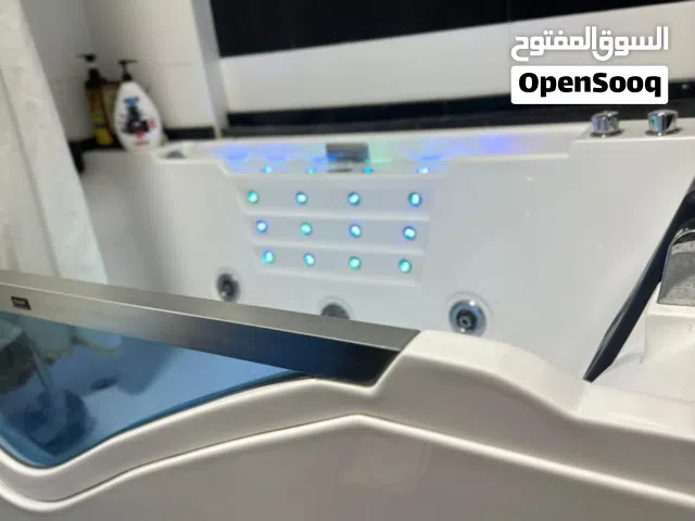 جاكوزي مضاءة