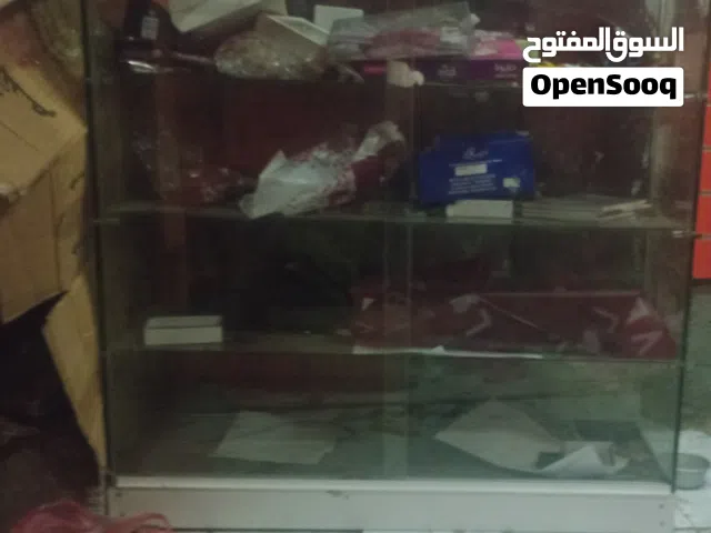 طاوله ماسه لادوات التجميل والبقالات  موجوده 2 ماسات