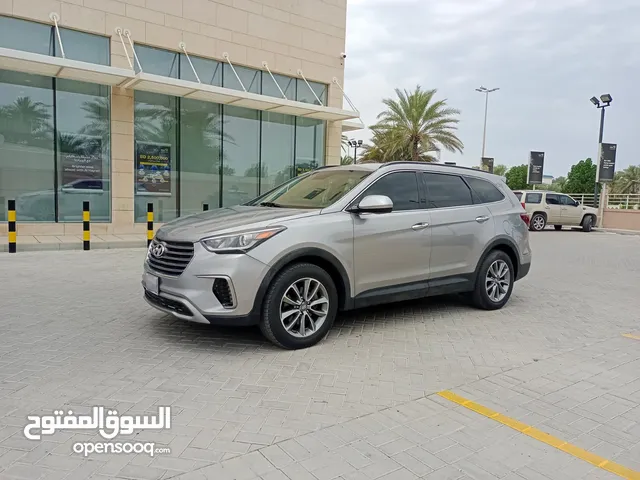 Hyundai Grand Santa Fe 2019 in Southern Governorate