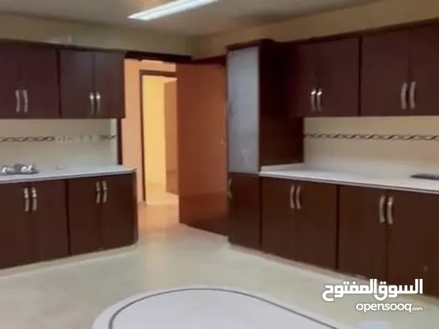 شقة للإيجار حي البساتين