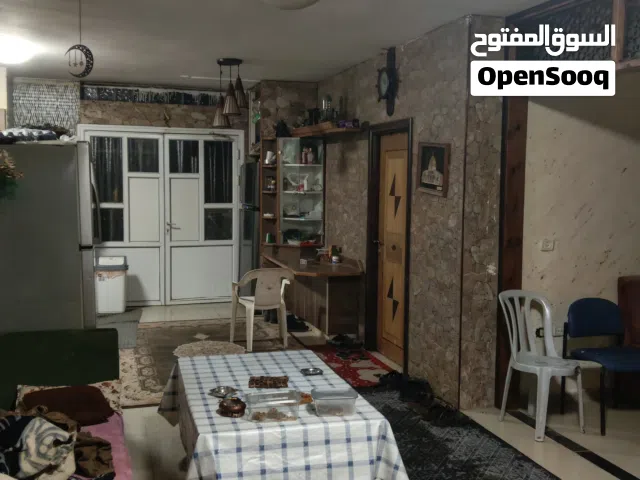 غرفة للايجار بسكن مشترك مقابل كراج البشيتي شارع سمير اميس
