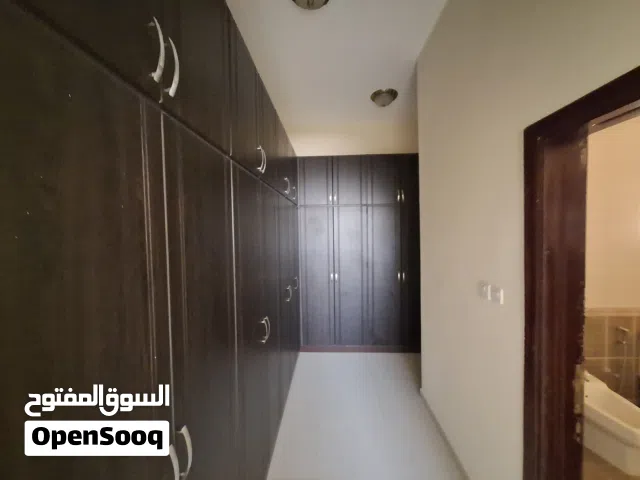 11 m2 5 Bedrooms Villa for Rent in Al Ain Al Jimi