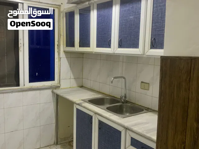 شقة للايجار ومكتب مفروش للإيجار شارع الحصن فوق بنك الاتحاد سابقا والشقة شرق مدارس دار العلوم