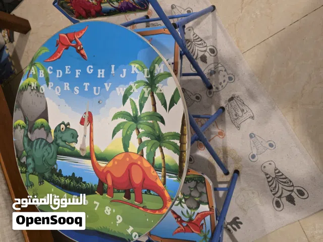 small table with 2 chairs