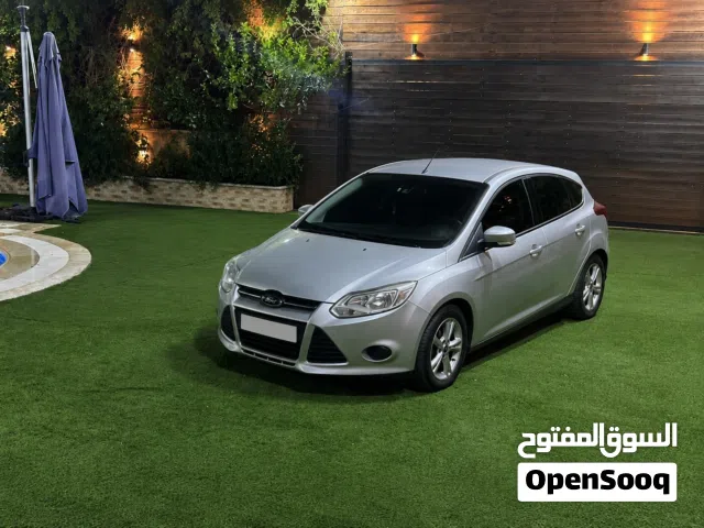 2014 فورد فوكس Standard