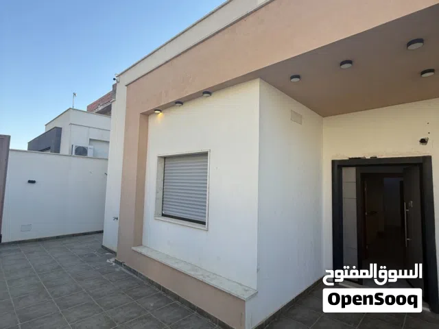 200 m2 5 Bedrooms Townhouse for Rent in Tripoli Ain Zara