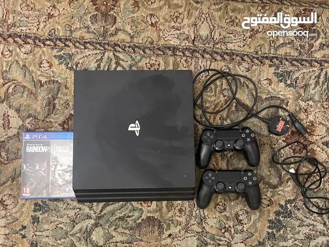 PS4 PRO - 1TB - 2 controllers - 2 games