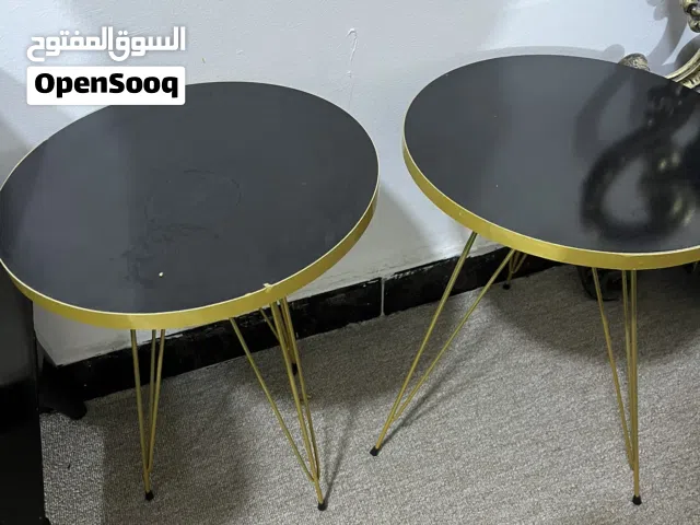 ميز شاشه   والطبلا سيت متكون اربع قطع صغار وحده كبيره