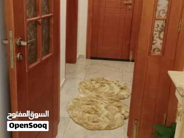 سلام عليكم ورحمه الله وبركاته يوجد لدينا فيله ارضيه مستقله البيع في منطقة عين زاره زويته بقرب جامع