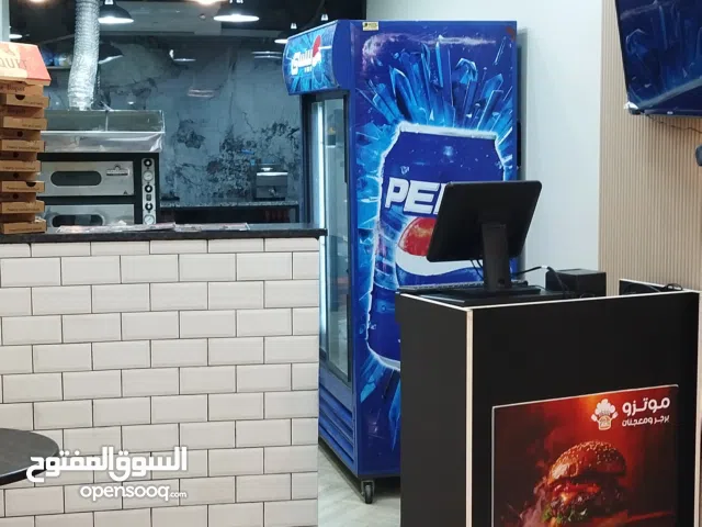 مطعم معجنات وسندشات للبيع في شارع الزاويه ع الرئيسي بي سعر كويس