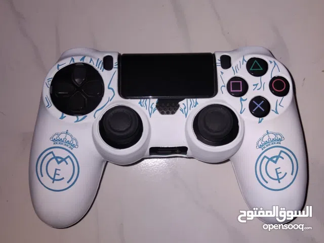 يد بلايستيشن 4 استعمال خفيف مع كفر ريال مدريد هدية نظيف جدا