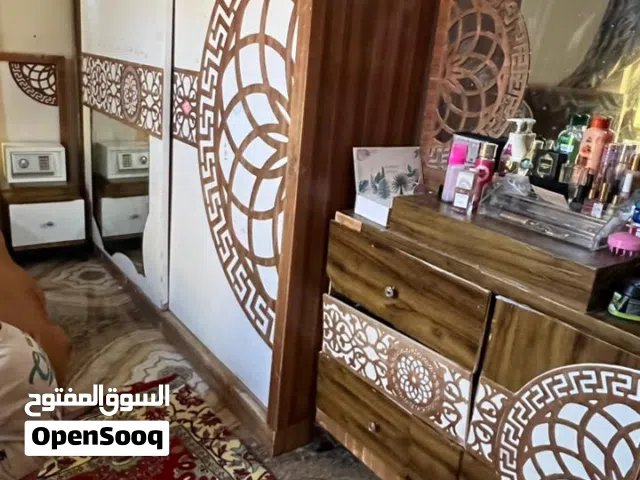 غرفة نوم مستعملة نظيفة للبيع