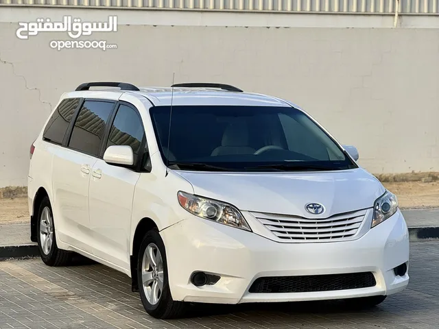 تويوتا سيينا 2014 وارد كندا ابيض ممشى 236000 كيلو ايرباقات وكالة