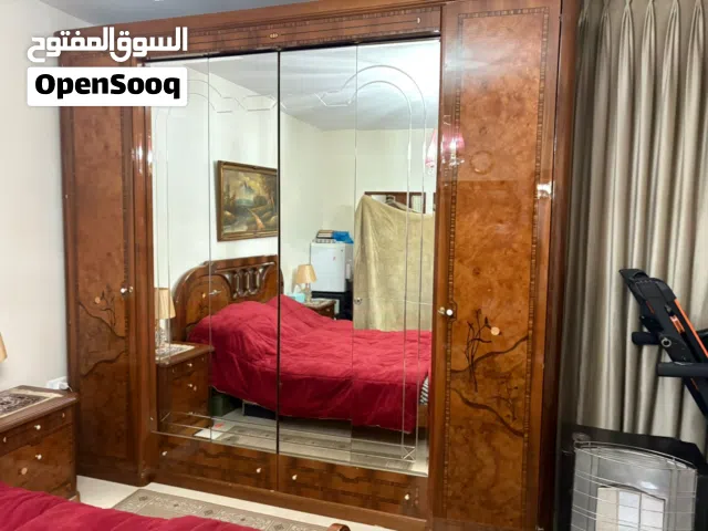 خزانة خشب إيطالي