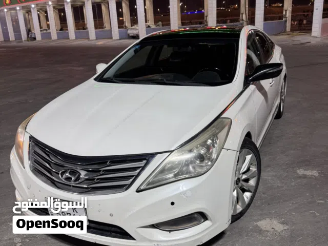 2014 هيونداي ازيرا Standard