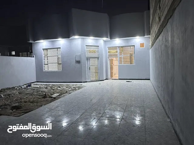 200 m2 2 Bedrooms Townhouse for Sale in Basra Abu Al-Khaseeb