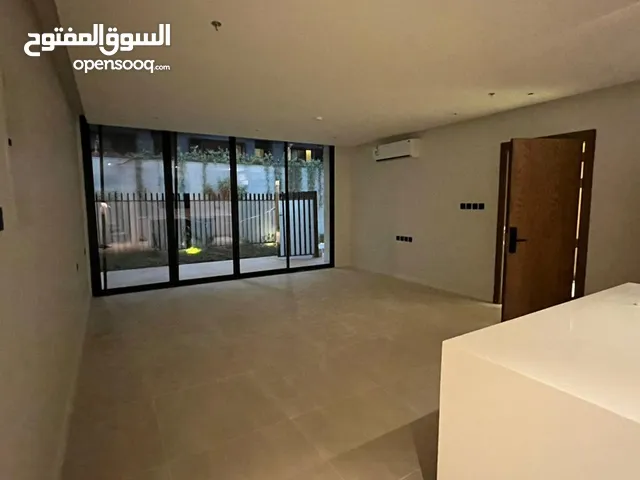 182 m2 5 Bedrooms Apartments for Rent in Al Madinah Al Aridh