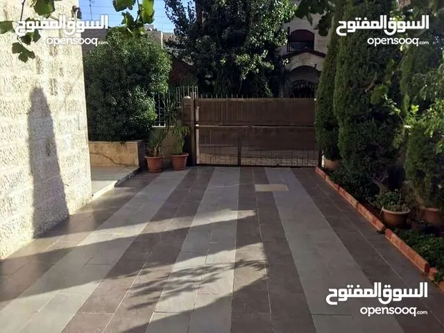 شقه ارضيه200 متر, السابع قرب السفاره الاكرانيه -من المالك-مع حديقه 200 متر