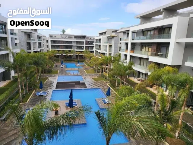 معايا شقه متشطبه للبيع في قلب الجولدن سكوير والسعر لقططططه لسرعه البيع لعدم التواجد للسفر