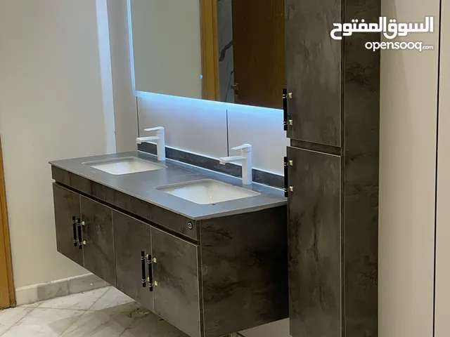 سباك ولكهربائ
