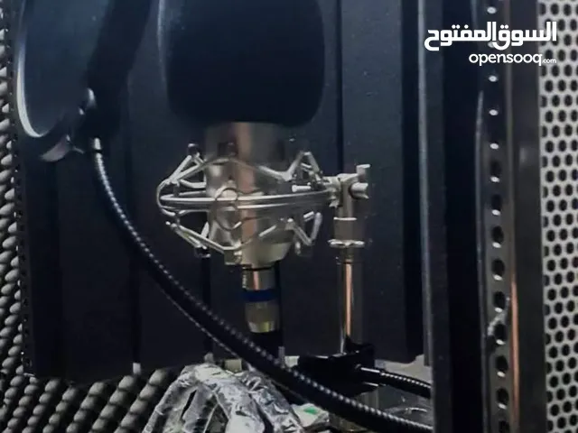 عازل صوت خلف الميكروفون (Acoustic Foam Panels)