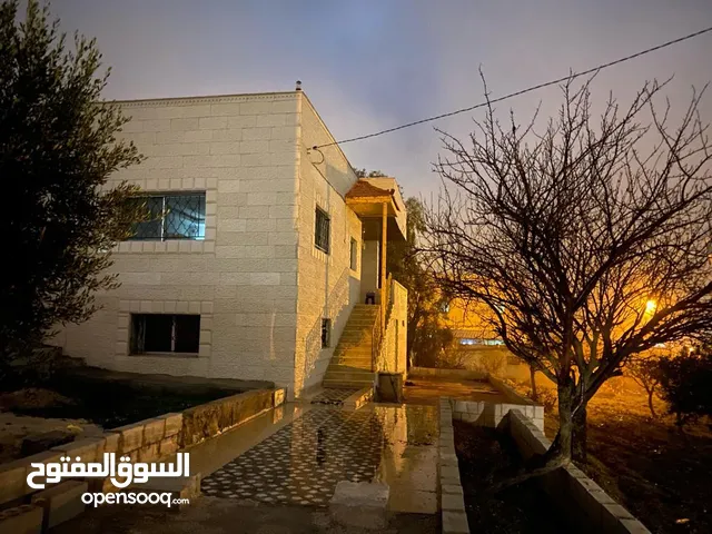 220 m2 3 Bedrooms Townhouse for Sale in Ajloun I'bbeen