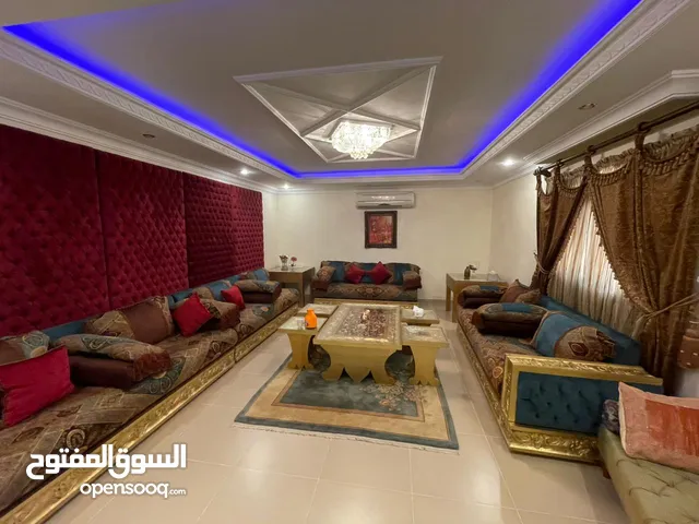 550m2 5 Bedrooms Villa for Sale in Jeddah Tayba
