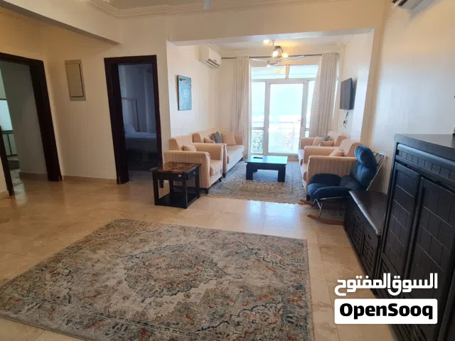 شقه غرفتين مطله على البحر قرب المطار وبجانب ذافيلج قرب الموج