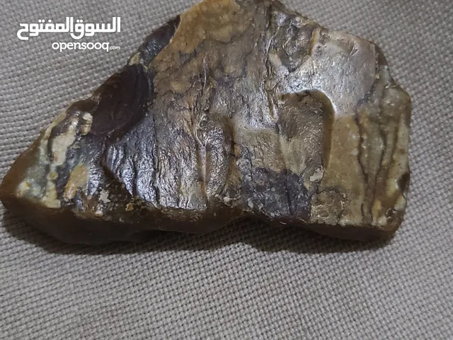 نوع حجر عنبر او ماشابه العقيق