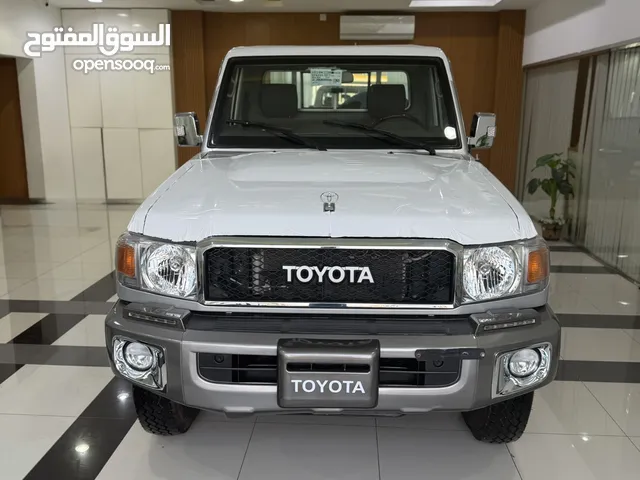 تويوتا لاندكروزر بيكب شاص فل مواصفات ونش مع دفلوك مع تلاجة مع موتور هوا بحالة الوكالة عداد 3000 كم ف