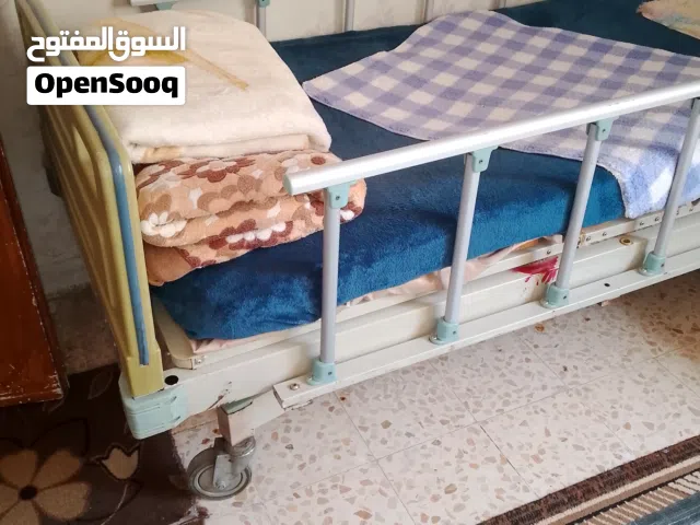 تخت طبي مستعمل نص نظافه